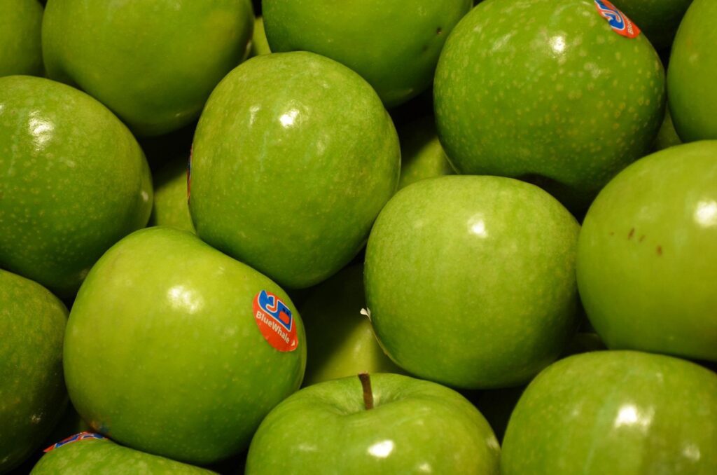 What is Granny Smith Apple close up of crisp green apple